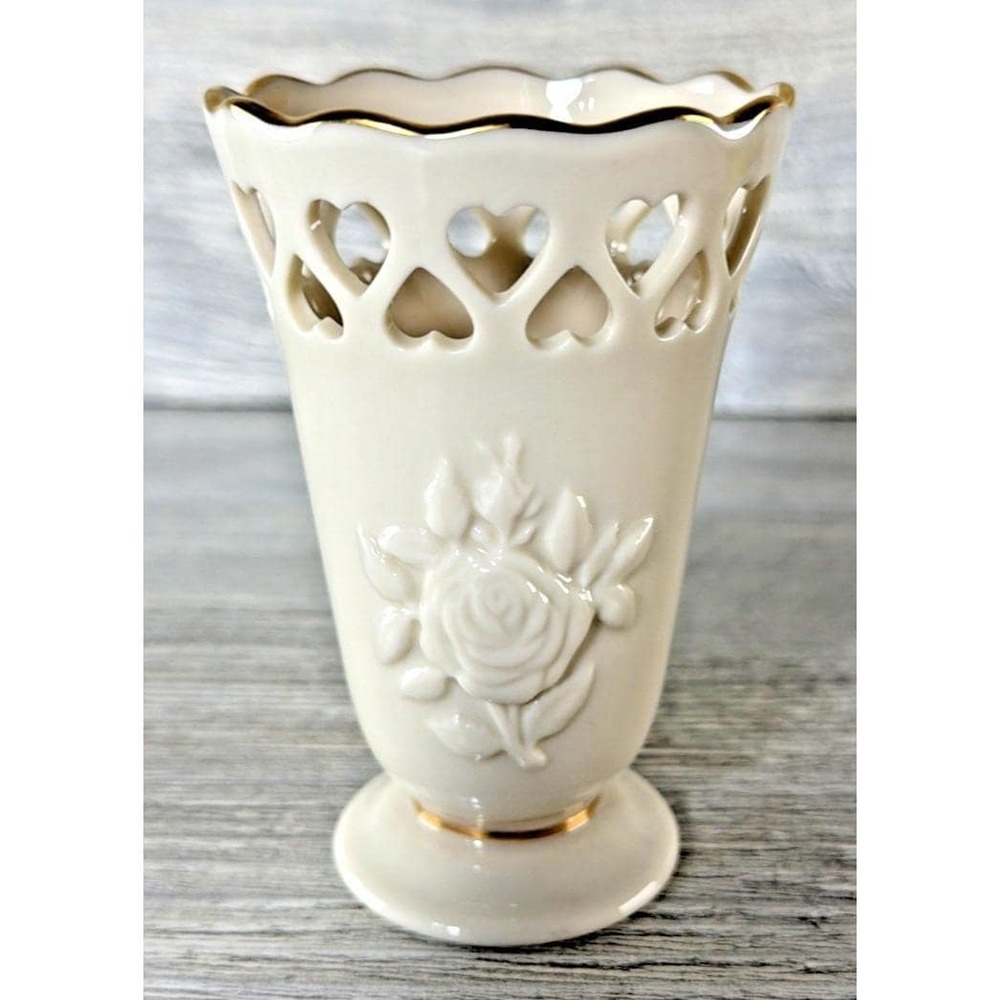Lenox Ivory And Gold Trim Heart Posy Vase 4.25" Pierced Hearts USA Flower
